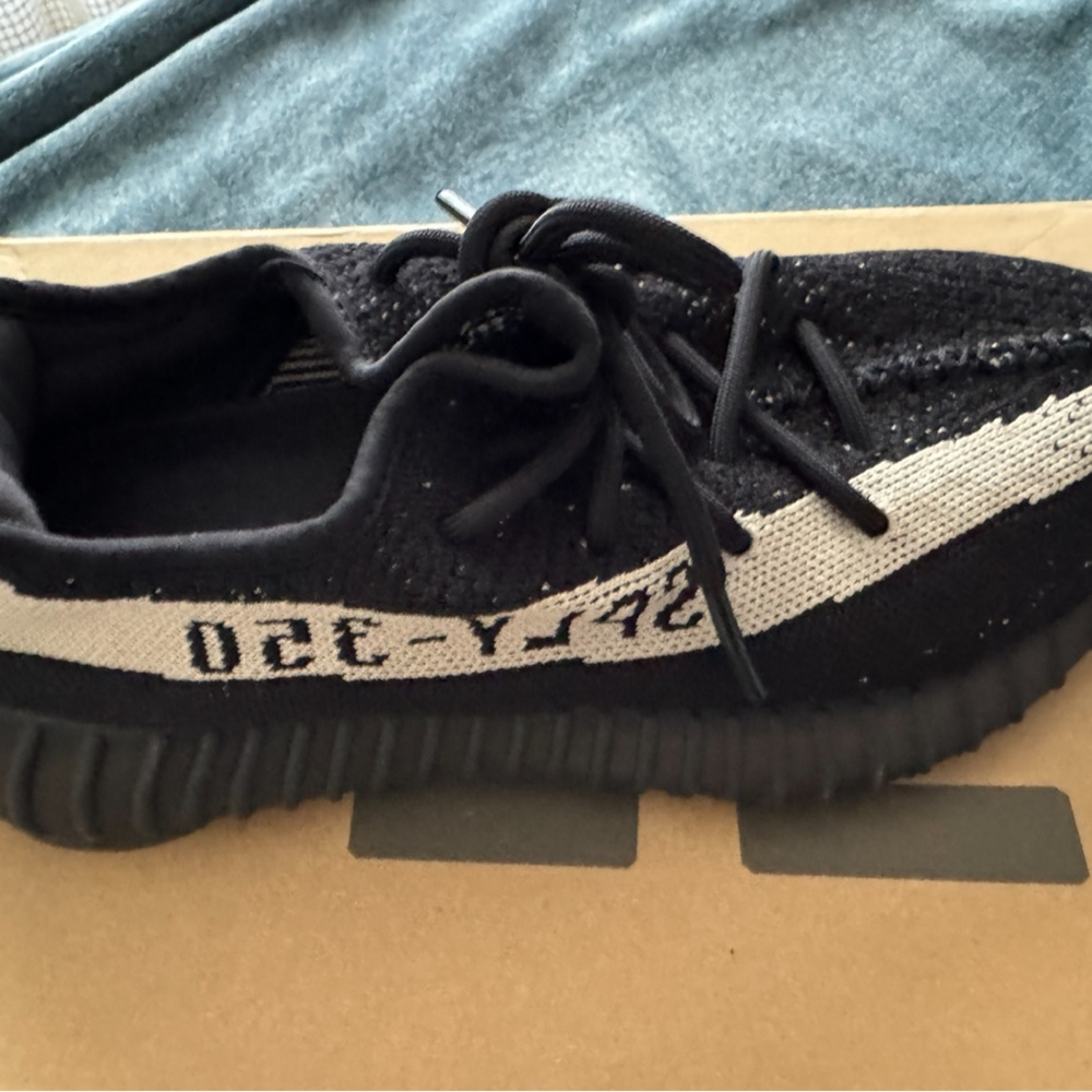 Adidas Yeezy Boost 350 V2